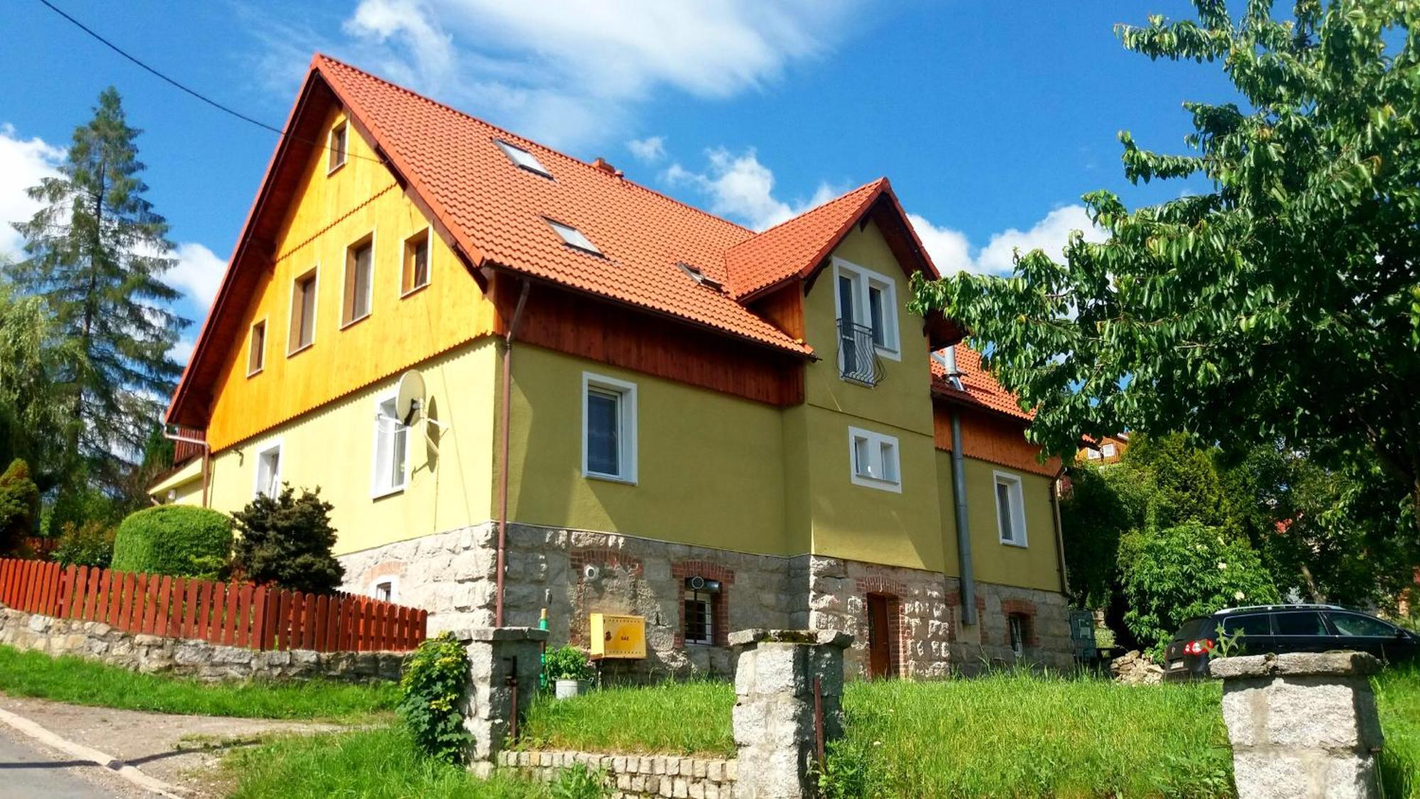 Apartament Albion シクラルスカ・ポレンバ エクステリア 写真
